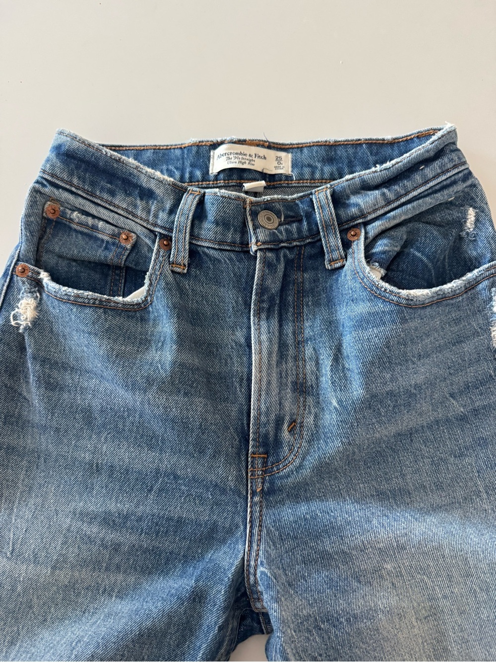 Abercrombie & Fitch 90s straight ultra high rise 25
